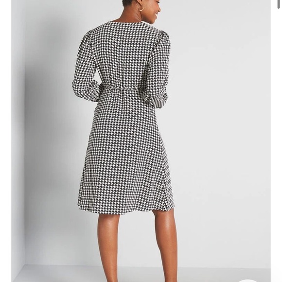 NWT Houndstooth Passionate Print Wrap Dress - Picture 3 of 6